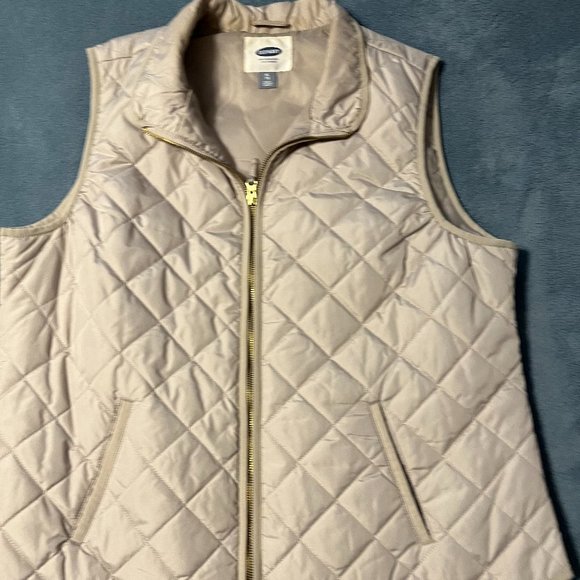 Old Navy XL Cream  Light Weight Puffer Vest - Picture 1 of 3